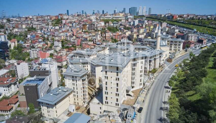 Ready to move apartments overlooking the Golden Horn in Beyoglu, Istanbul - Ракурс 5